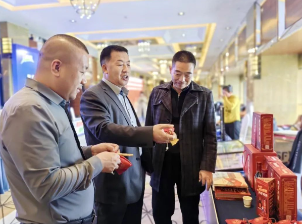 烏蘭察布文旅體相關(guān)領(lǐng)導蒞臨展位